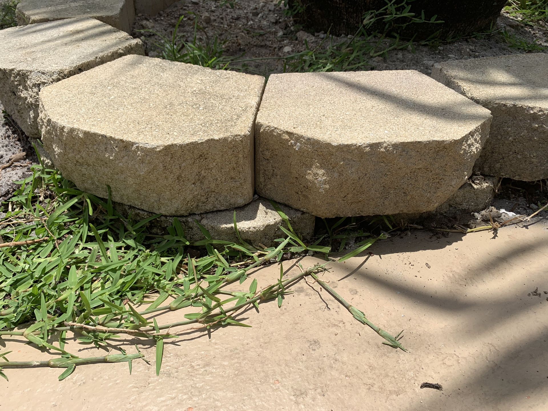 Oldcastle Sand Concrete Retaining Wall Block