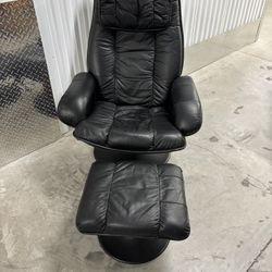 Contemporary Leather Recliner
