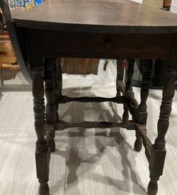Antique wooden spindal gate-leg drop-leaf dining table Pull Drawer