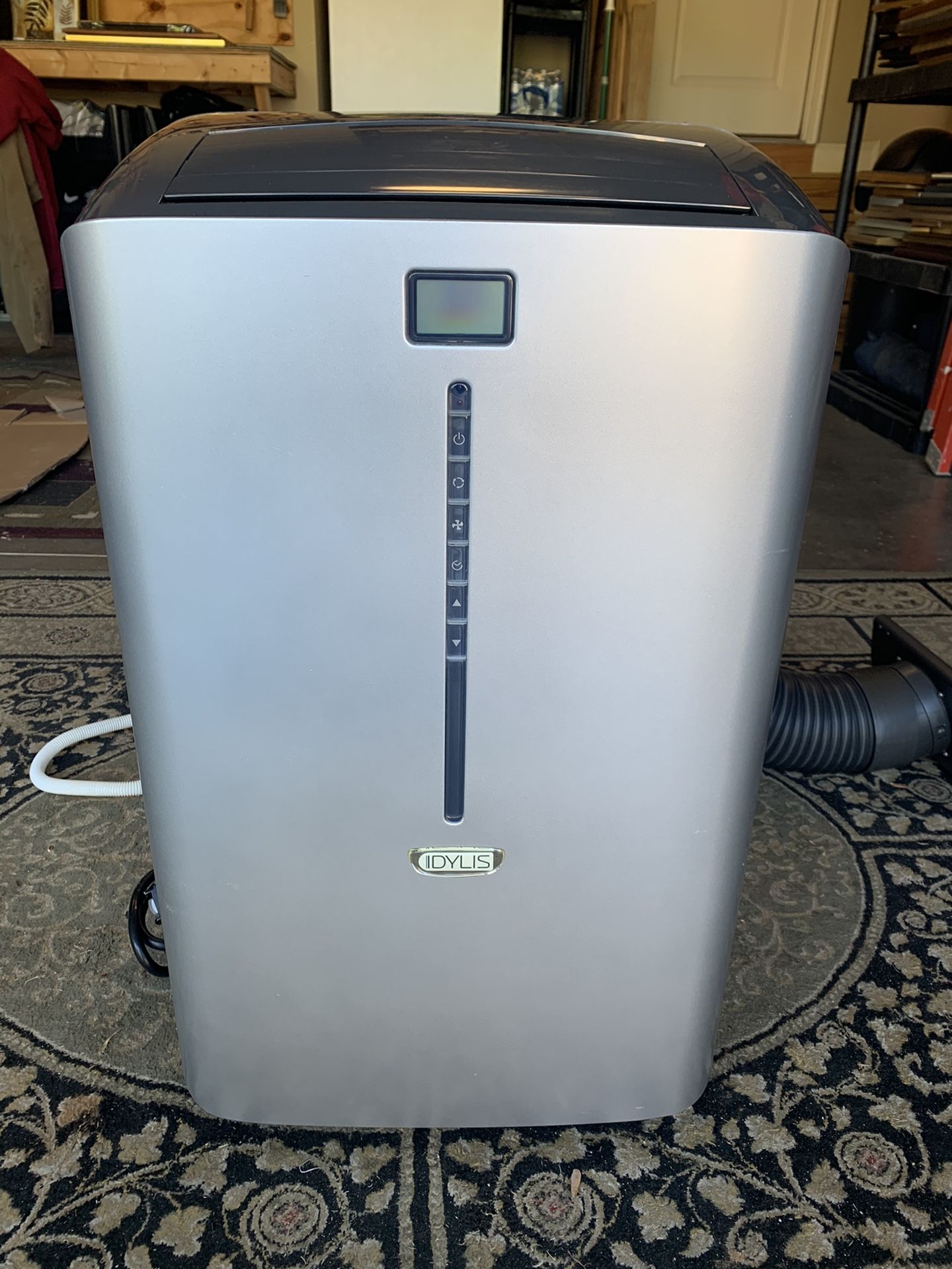 Portable A/C 12,000 BTUs,  Excellent Condition Idylis