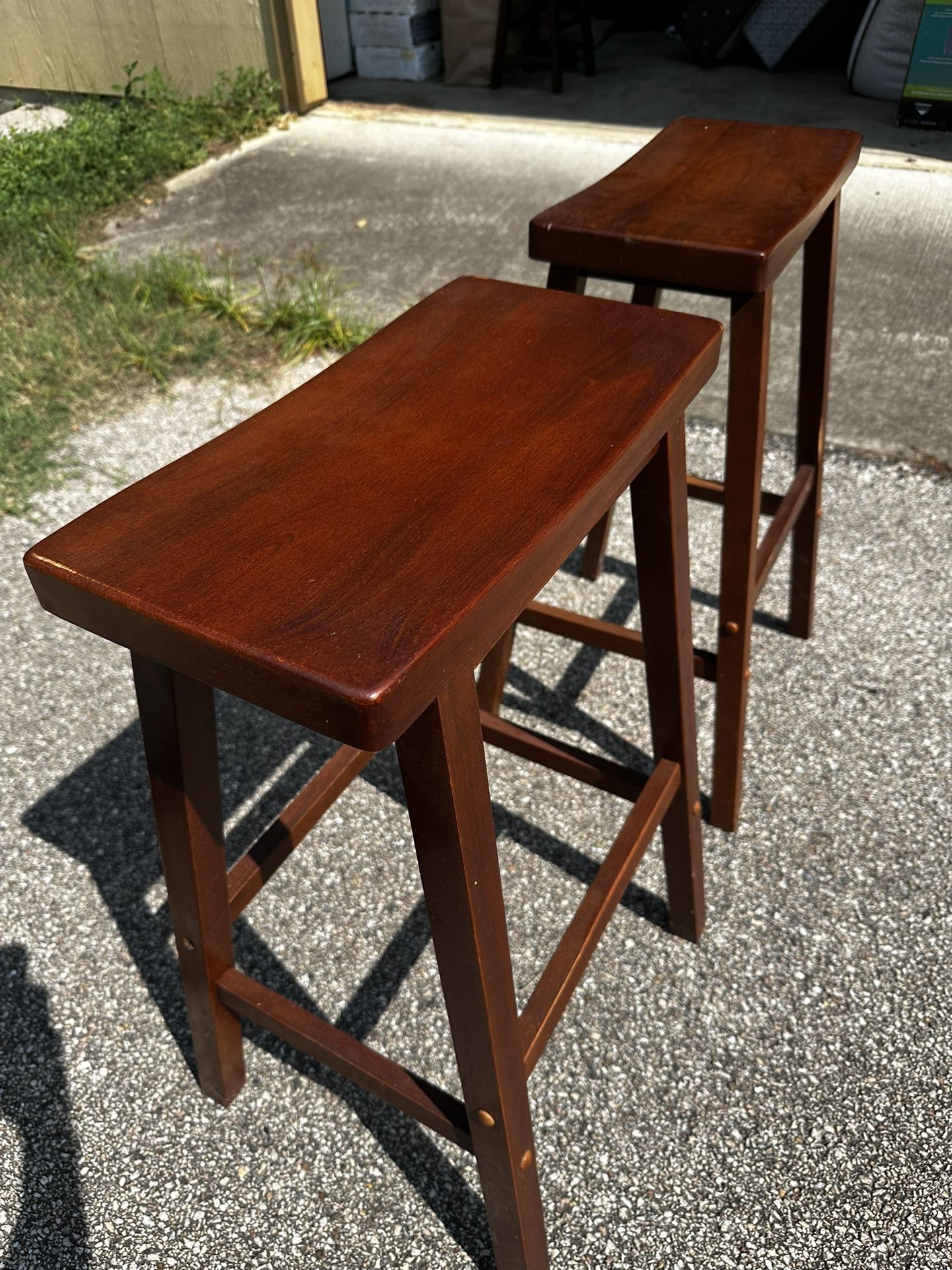 NICE WOOD BARSTOOL CHAIRS