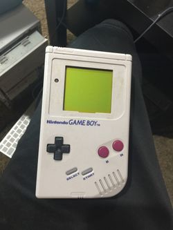 1st game boy original edition super collectible works great!