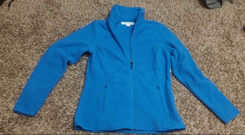 Women size small Amazon essential fleece jacket
