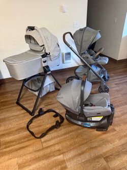 Nuna MIXX Next Stroller and cars eat and bassinet and stend