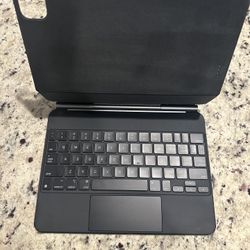 Apple iPad Keyboard Case