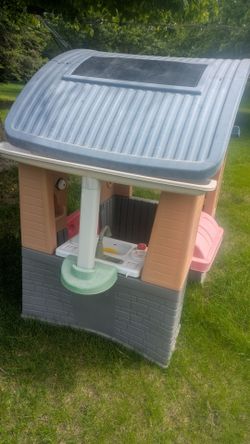 Outdoor kitchen