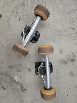 Grind King trucks w Ricta 56mm wheels and bearings