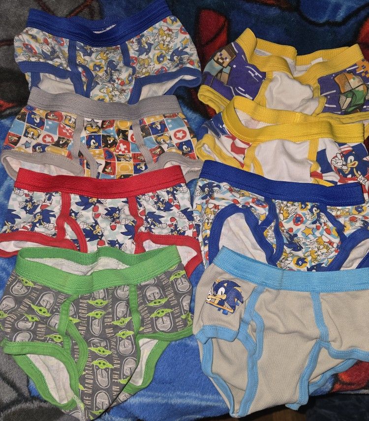 Sz.8 boys sonic minecraft starwars clean smoke free washed & bleached Parma