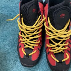 Nike Air Bakins Sz 6