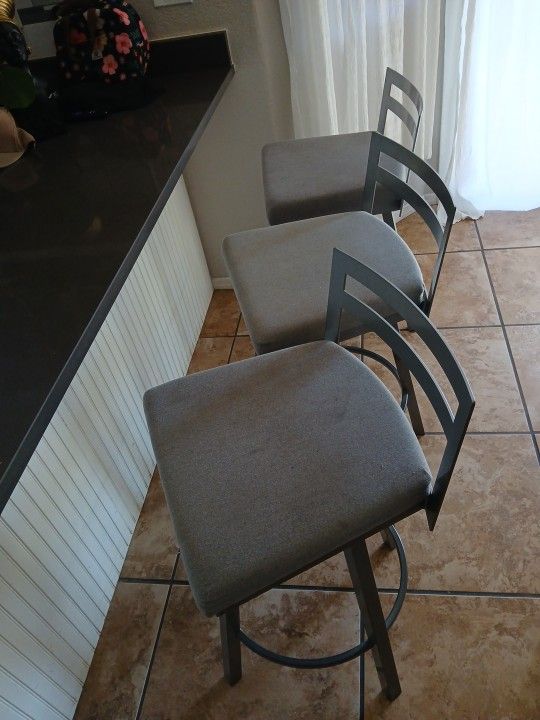 3 Bar Stools