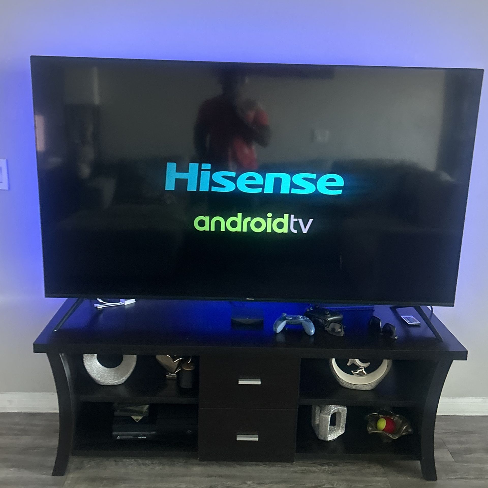 70 Inch Hisens TV
