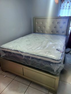 New QUEEN PILLOW TOP MATTRESS and BOX SPRING 2PC