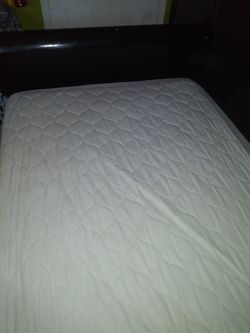 Twin size bed