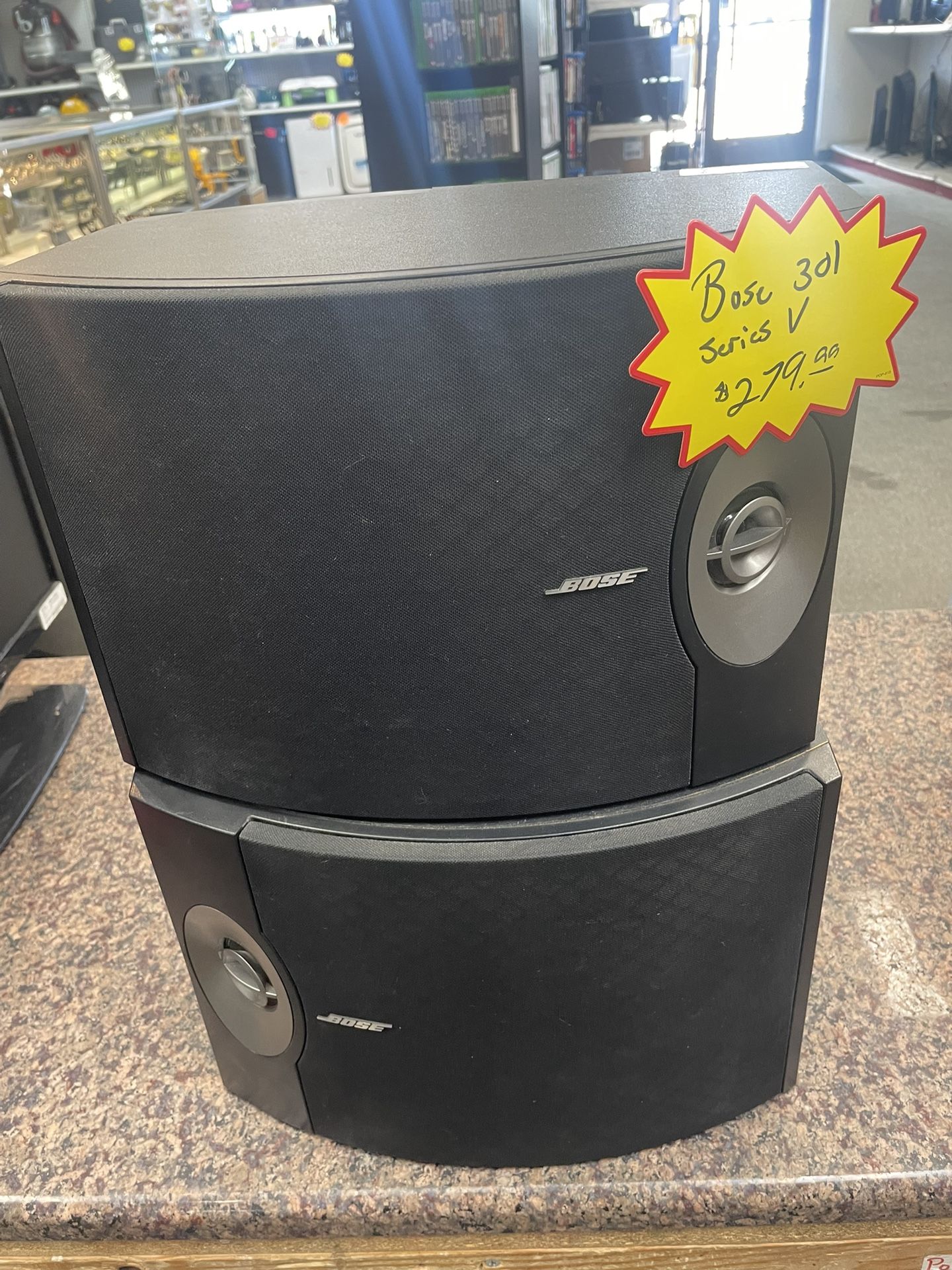 Bose 301 V Speaker Pair
