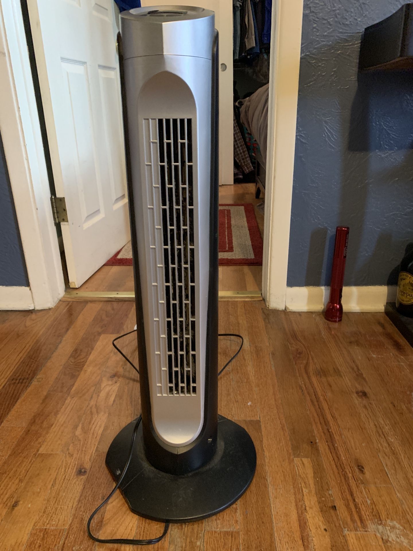 Holmes oscillating fan