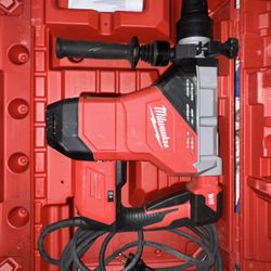 Milwaukee SDS max Combination Hammer