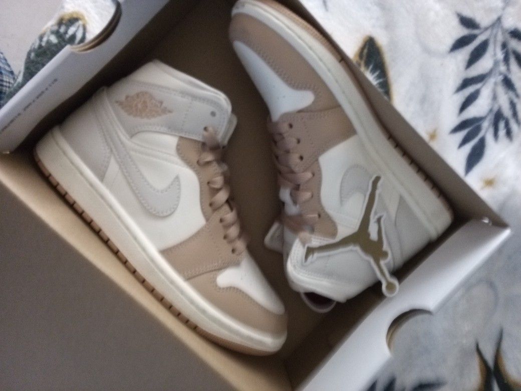 As The Color Of Pictures 