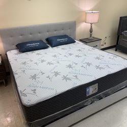 King or Queen Bedroom Set - Delivery Available 🚚🔥