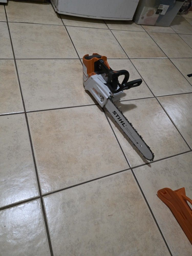 Battery Chain Saw