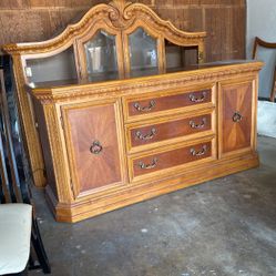 China Cabinet with glass 