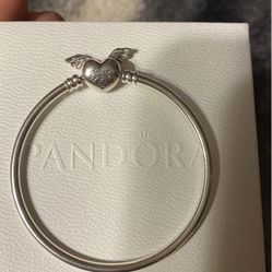 Pandora Bracelet Excellent Condition 