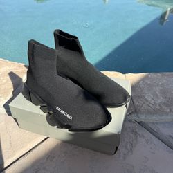 Balenciaga speeds size 10.5