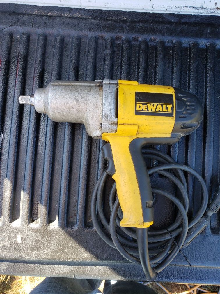 DeWalt 1/2" (13mm) impact wrench (read description)