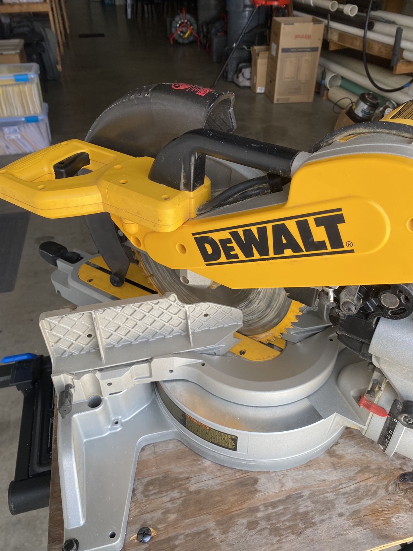 DeWALT Miter Saw With Delta saw stand
