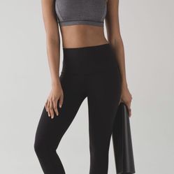 Lululemon Free To Be  Serene Sport Bra Size 4