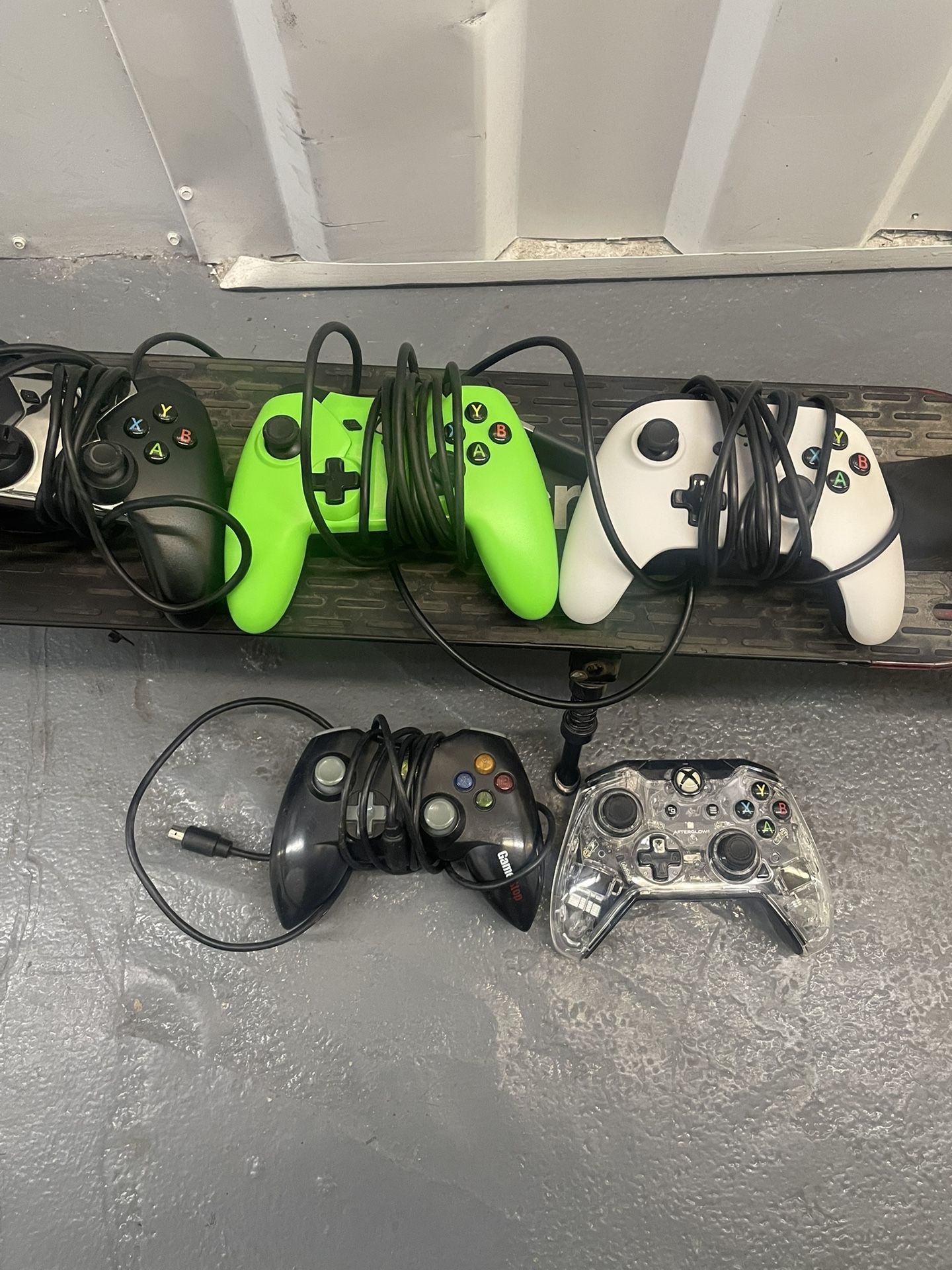 Xbox Controllers (1)