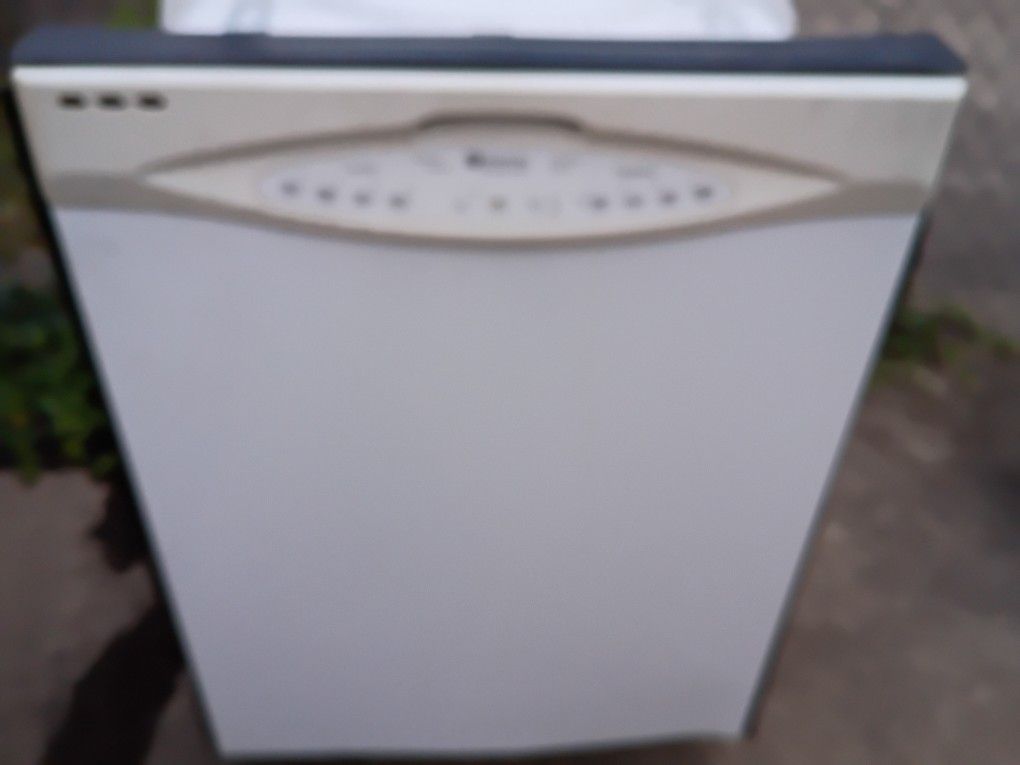 Maytag Dishwasher Works Well Can Deliver