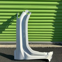 2024 - 2025 TOYOTA TACOMA RIGTH PASSENGER FENDER OEM