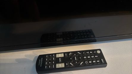 Insignia Tv w controller