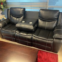 New Power Reclining Sofa W USB Charger.  Black Leather.  Free Delivery!