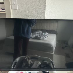 Flat Screen TV  40” 