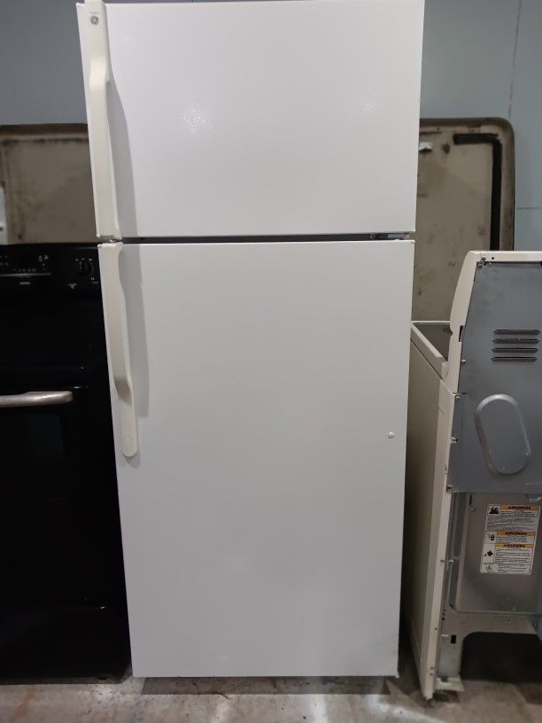 GE Fridge