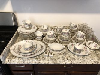 HIRA fine china Japan Dogwood
