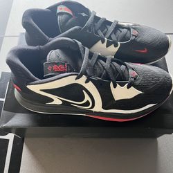 Nike Kyrie Low 5 Basketball Shoes
