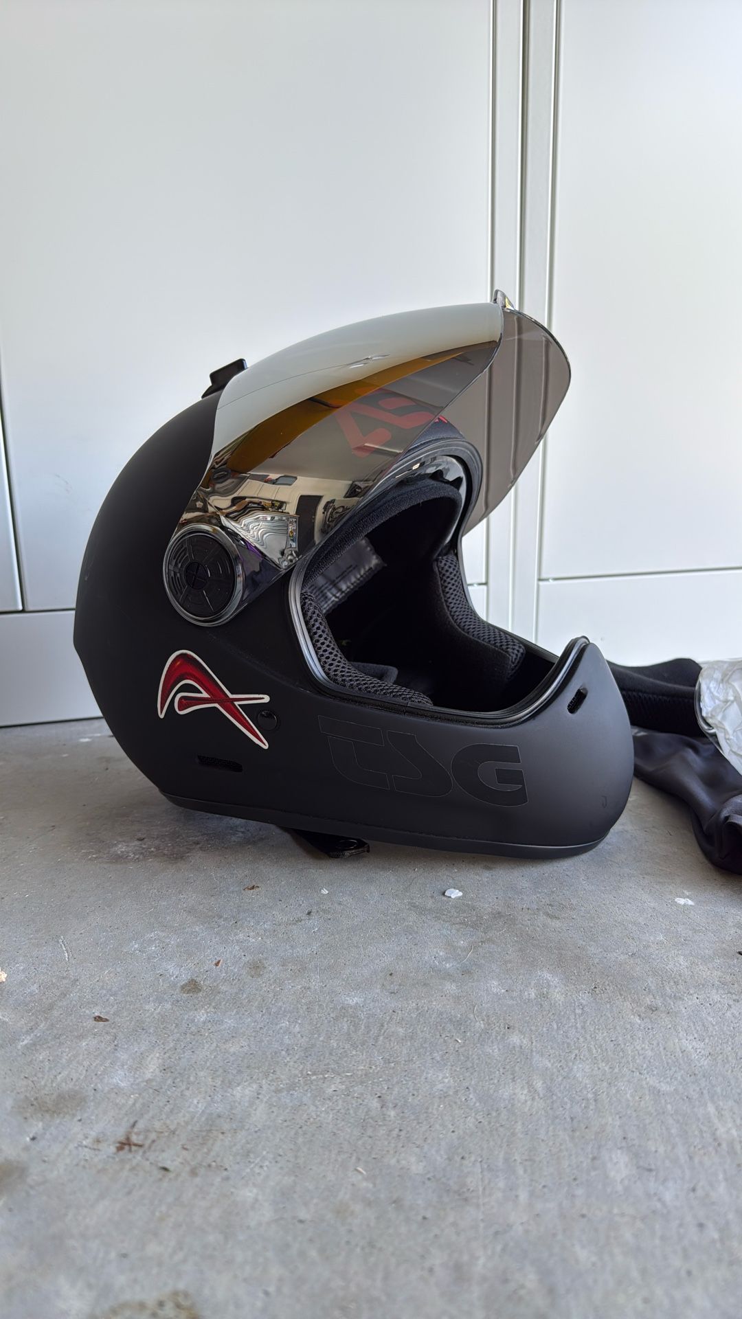 TSG Pass Pro Helmet (medium)