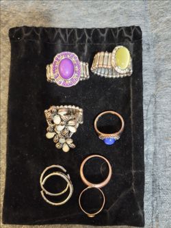 8 LADIES RINGS
