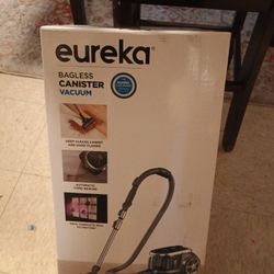 Eureka Bagleess Vacuum