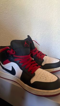 Jordan 1s mid red and black,size U S MEN 9.5