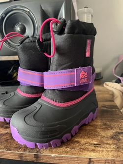 Kids Snow Boots (size 11)
