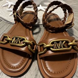 Adorable Michael Kors sandals 