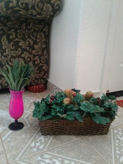 Artificial flowers $5 For both🤗