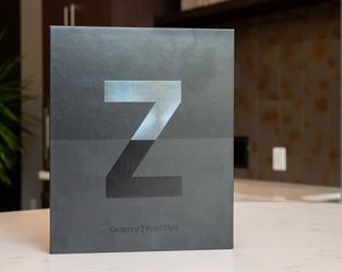 Samsung galaxy Z fold 3