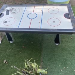 Air Hockey Table