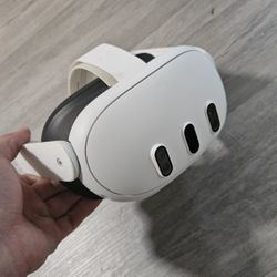 Meta Quest 3 VR Headset With Rechargeable Batteries And 2 PC Link Cables