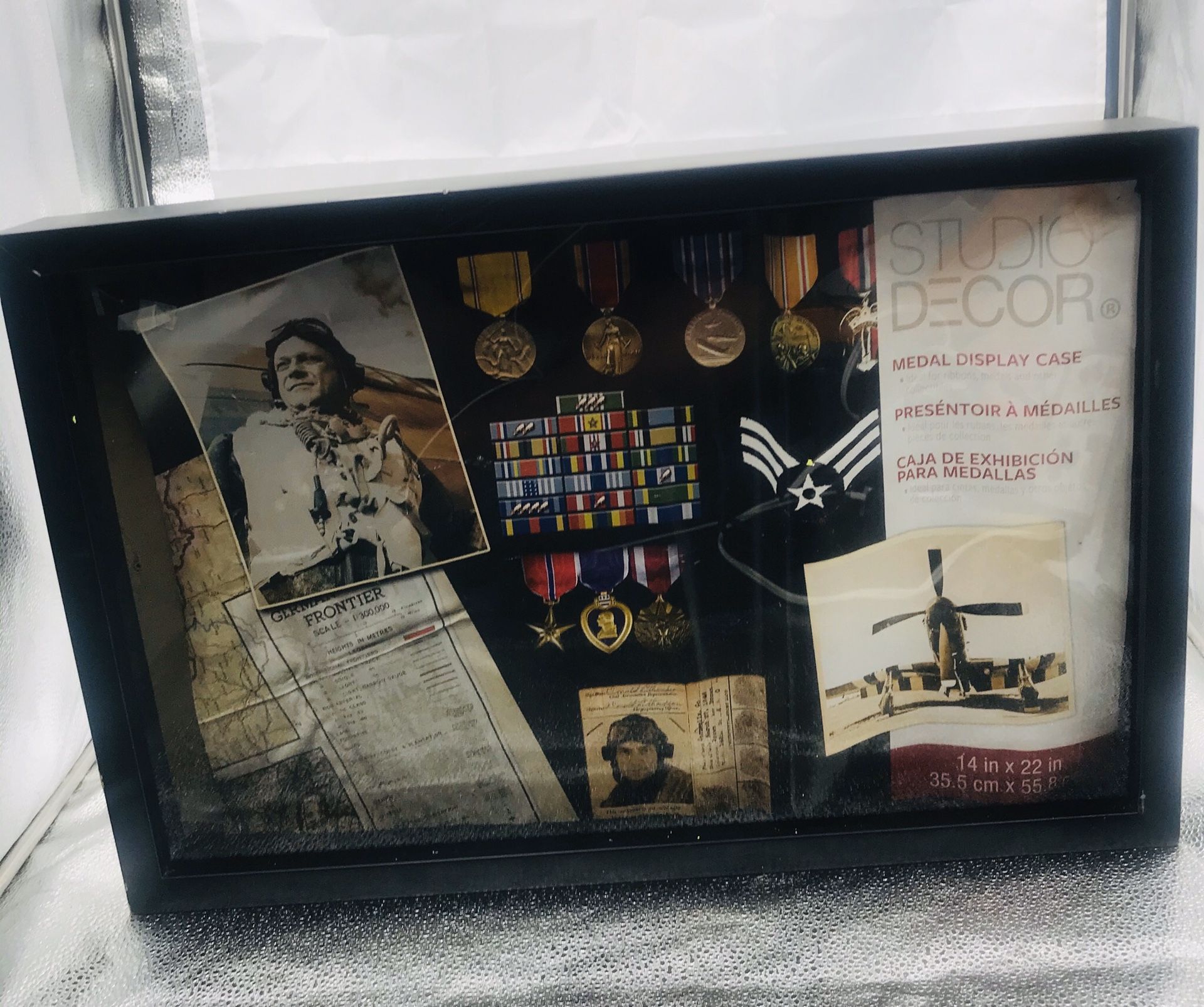 Military Medal shadow box display case!Huge 14” x 22”!Black-Poster not included