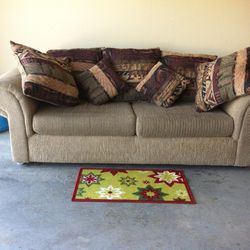 Beautiful couch and a loveseat!!